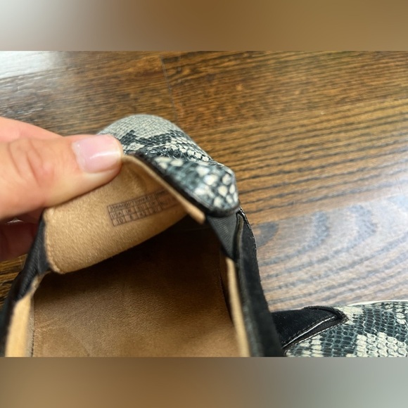 Vionic Women's Loafers Shoes Size 10 Suede Black Snake Print - Picture 5 of 12